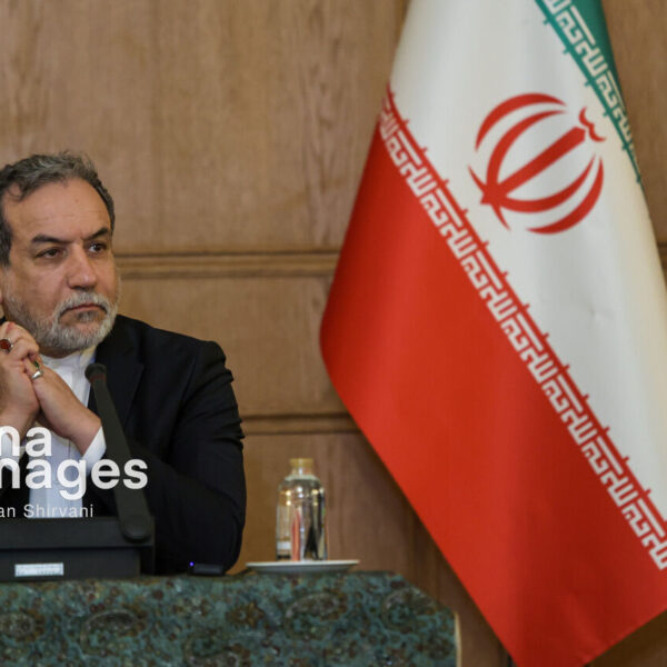 استفاده نادرست از مکانیزم «بازگشت فوری» برجام پیامدهای جدی خواهد داشت: وزیر خارجه