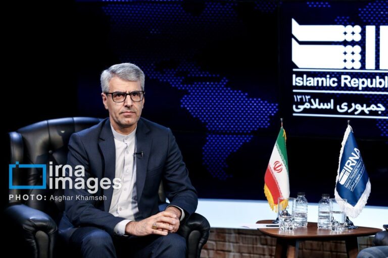 ایران: آماده‌ایم تا با دیپلماسی، صلح‌آمیز بودن برنامه هسته‌ای خود را به جهان اثبات کنیم!