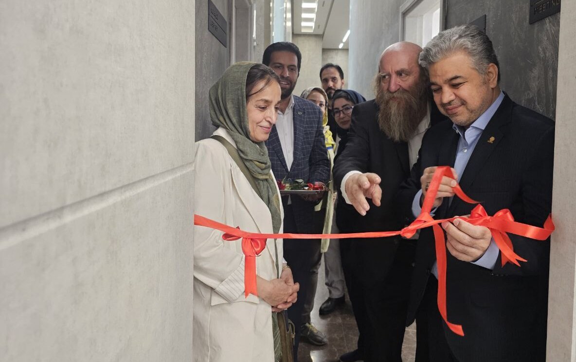 ایران اولین دانشکده تخصصی ترمیم خودروهای کلاسیک را افتتاح کرد!