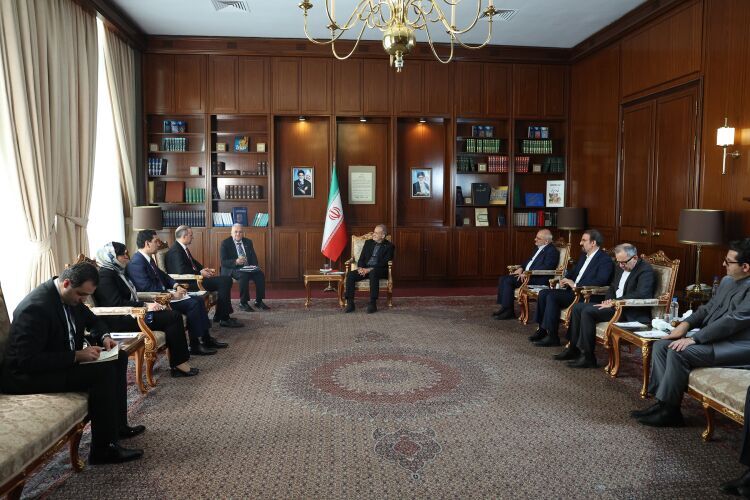 ایران به دنبال تقویت روابط با همسایگان: پیام رئیس‌جمهور پزشکian