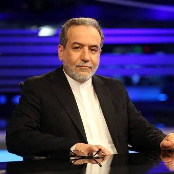 ایران حق استفاده از فناوری هسته‌ای صلح‌آمیز را رها نخواهد کرد: وزیر امور خارجه عراقچی