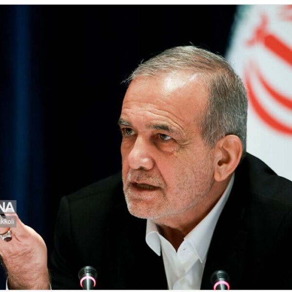 ایران در مذاکرات با آمریکا از اصول خود عقب‌نشینی نخواهد کرد: رئیس‌جمهور