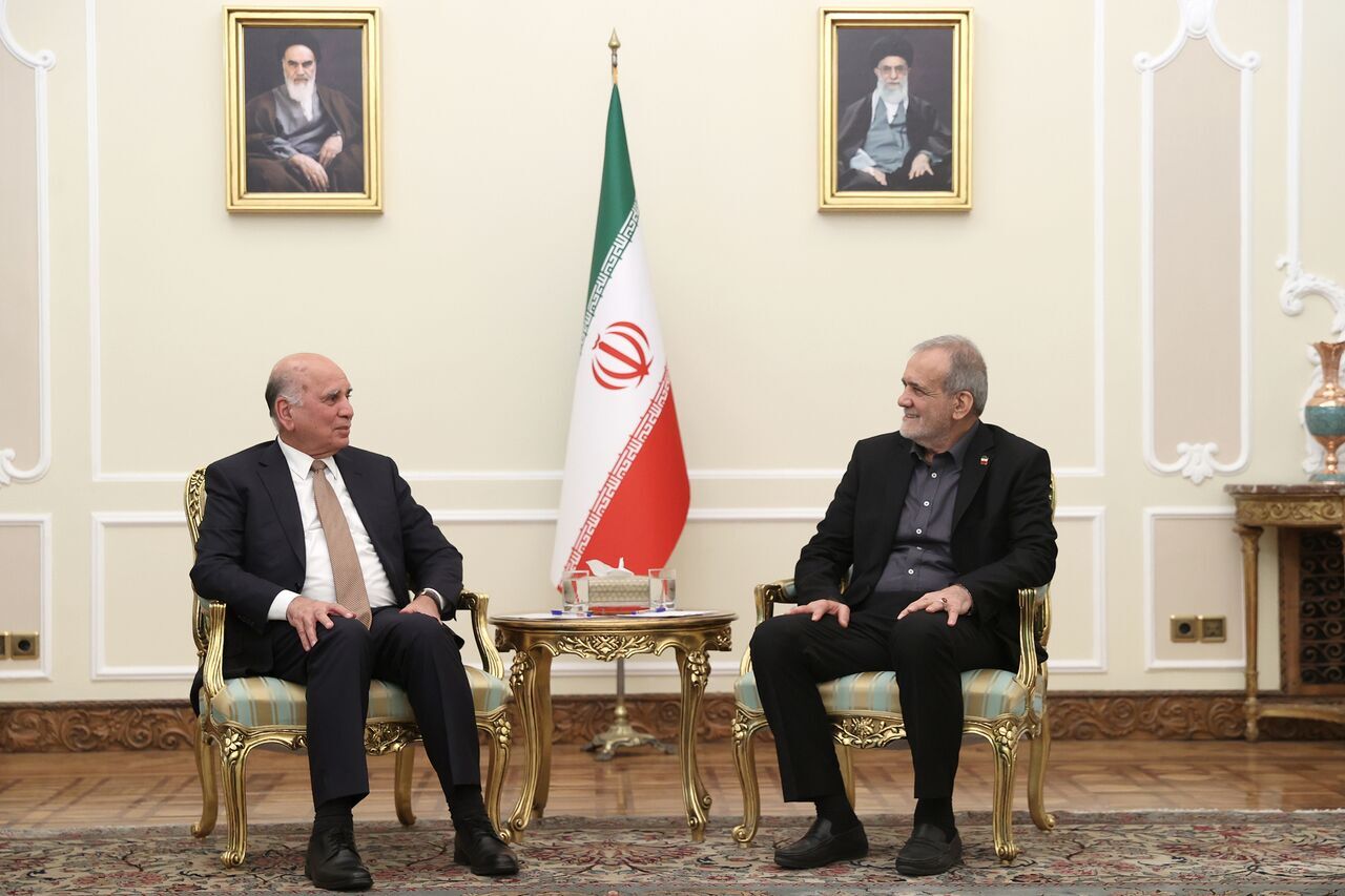 ایران مستقلانه پیشرفت خواهد کرد: رئیس‌جمهور پزشکian تأکید می‌کند که دستورات را نمی‌پذیرد