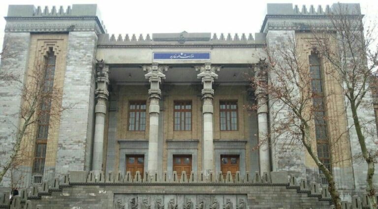 ایران، کاردار فرانسه را به خاطر اظهارات مداخله‌جویانه وزیر خارجه احضار کرد