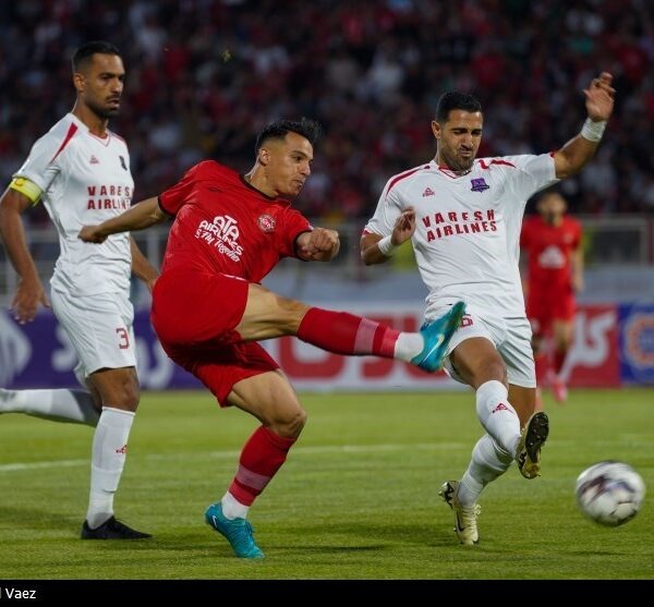 تساوی تراکتور و سپاهان در لیگ برتر، پیروزی پرسپولیس در میدان