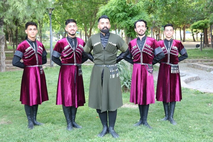 جشنواره اقوام ایرانی در بجنورد آغاز شد: رنگ و بوی فرهنگ و هنر ایران زمین