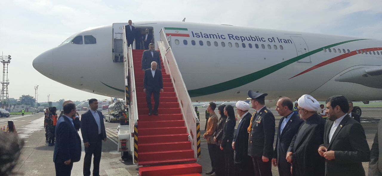 رئیس مجلس در جاکارتا برای کنفرانس PUIC حاضر شد!