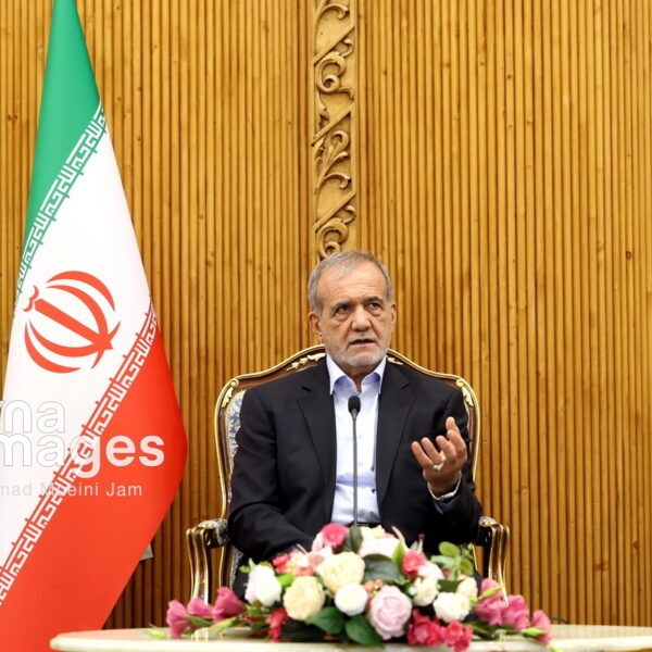 رئیس‌جمهور پزشکian: تحکیم روابط ایران و عمان قبل از سفر به مسقط