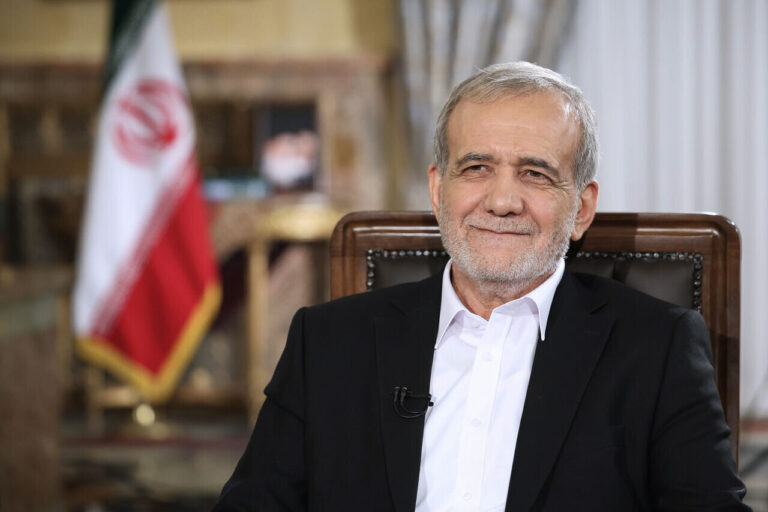 رئیس‌جمهور پیروزی تیم ملی ایران را به ایرانیان تبریک گفت!