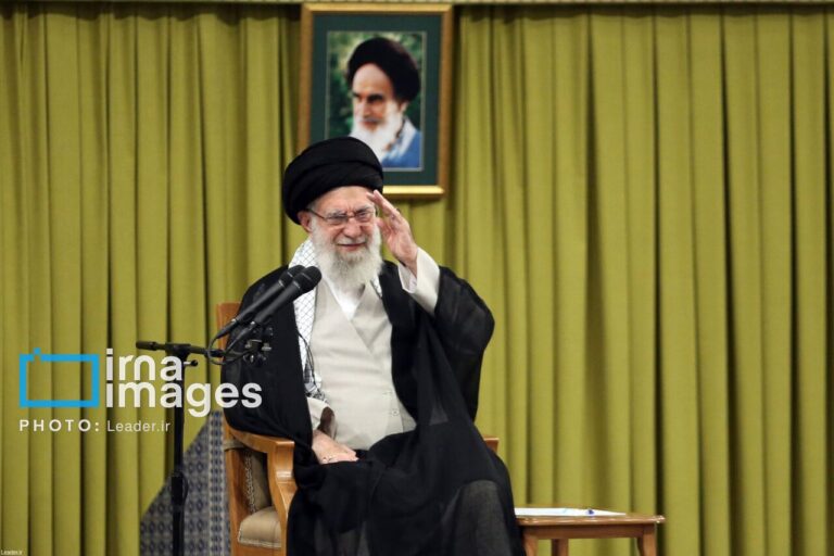 رهبر: اظهارات ترامپ، «شرم‌آور» برای ملت آمریکا بود