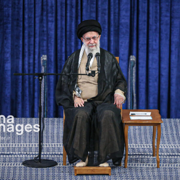 رهبر با هزاران کارگر دیدار کرد: اتحاد و همبستگی در دنیای کار!