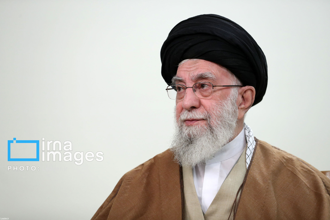 رهبر: نقش علمای دین در شکل‌گیری تمدن اسلامی نوین اهمیت دارد