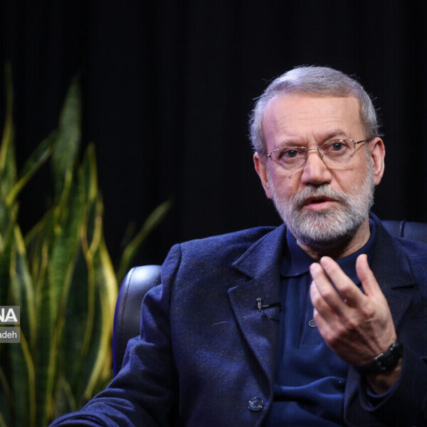 مذاکرات برنامه هسته‌ای ایران: مسائل سیاسی در برابر حقوقی، نظر مشاور رهبر
