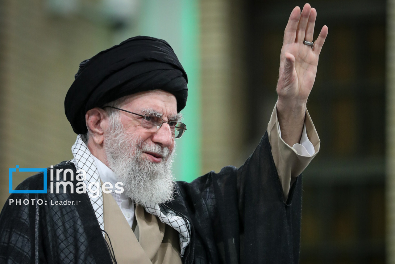 معلمان ایران به ملاقات آیت‌الله خامنه‌ای رفتند: هم‌اندیشی برای آینده آموزش