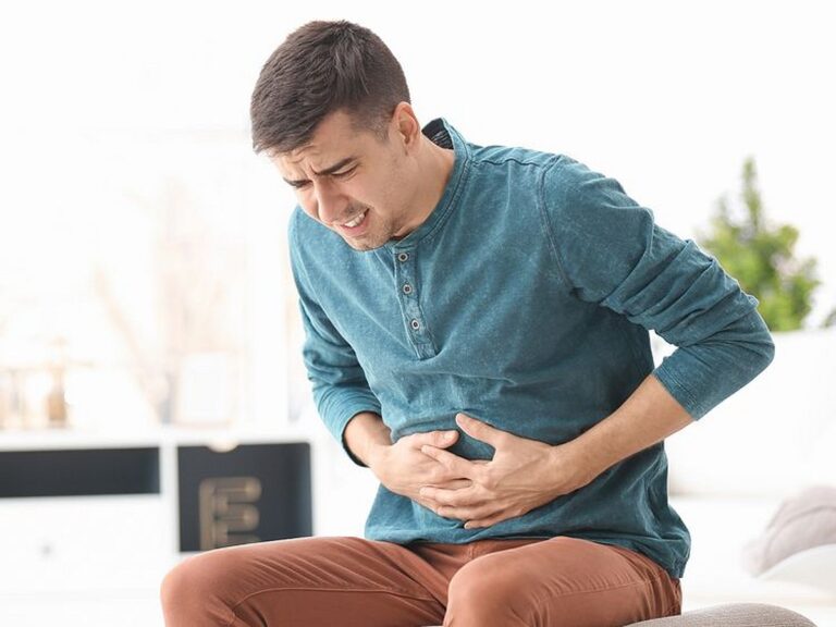 نبرد ۲۵ ساله با IBS: آیا حمله قلبی است یا ریفلاکس اسید؟ چالش‌های مدیریت مشکلات گوارشی