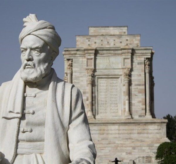 وزیر میراث فرهنگی: فردوسی، معمار زبان بی‌مرز!