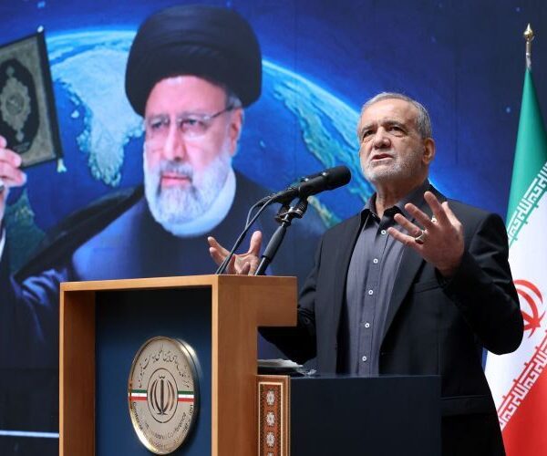 پیشنهاد رئیس پزشکian: مسلمانان، برای مقابله با ظلم و بی‌عدالتی متحد شوید!